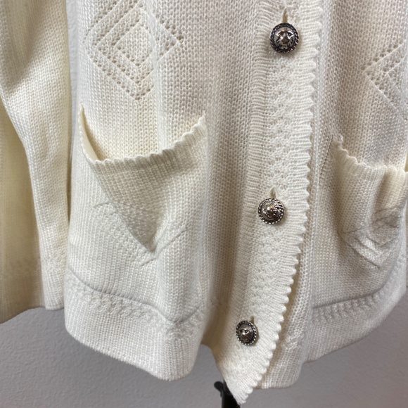 Vintage 70/80s White Knit Cardigan Sweater Lion Silver Button Front Boho Granny - Picture 6 of 11